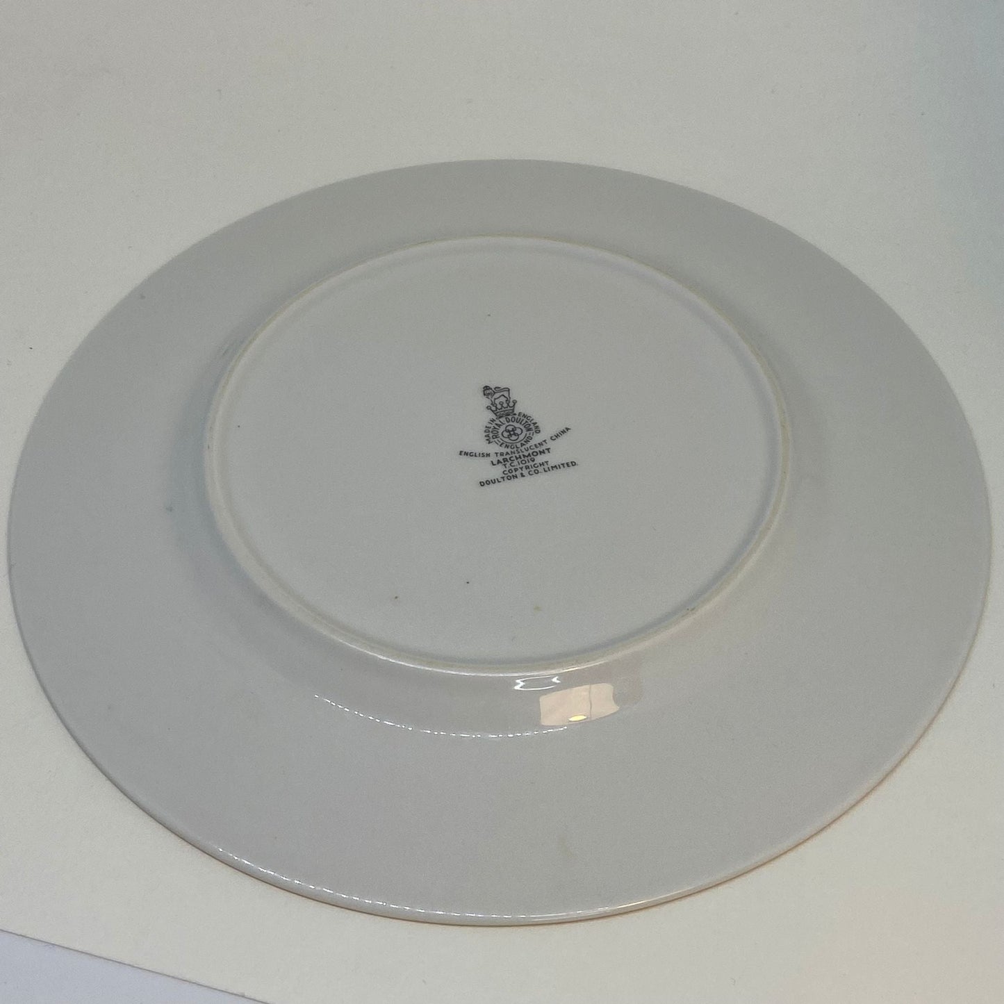 ROYAL DOULTON Larchmont Pattern TEA PLATE 8"