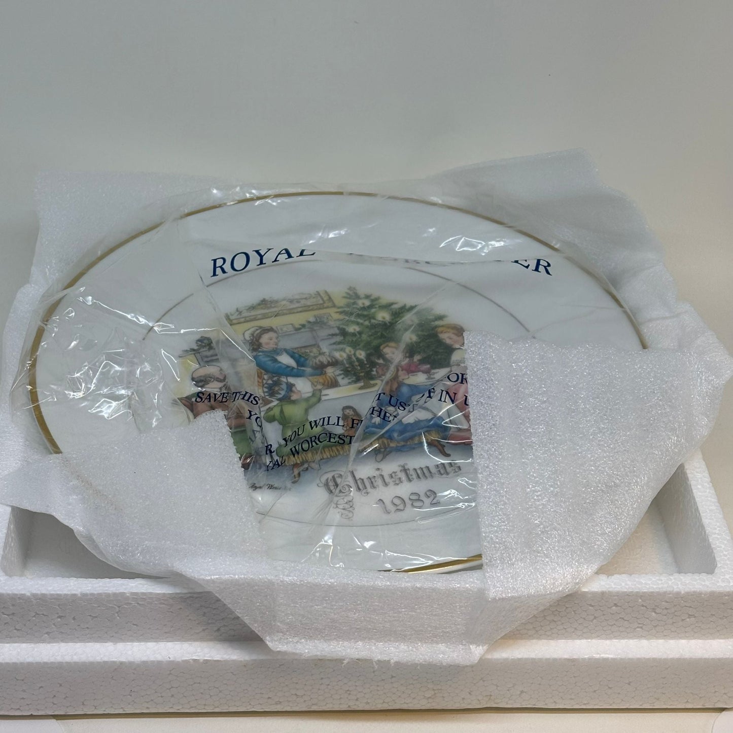 Royal Worcester Christmas Evening Plate 1982